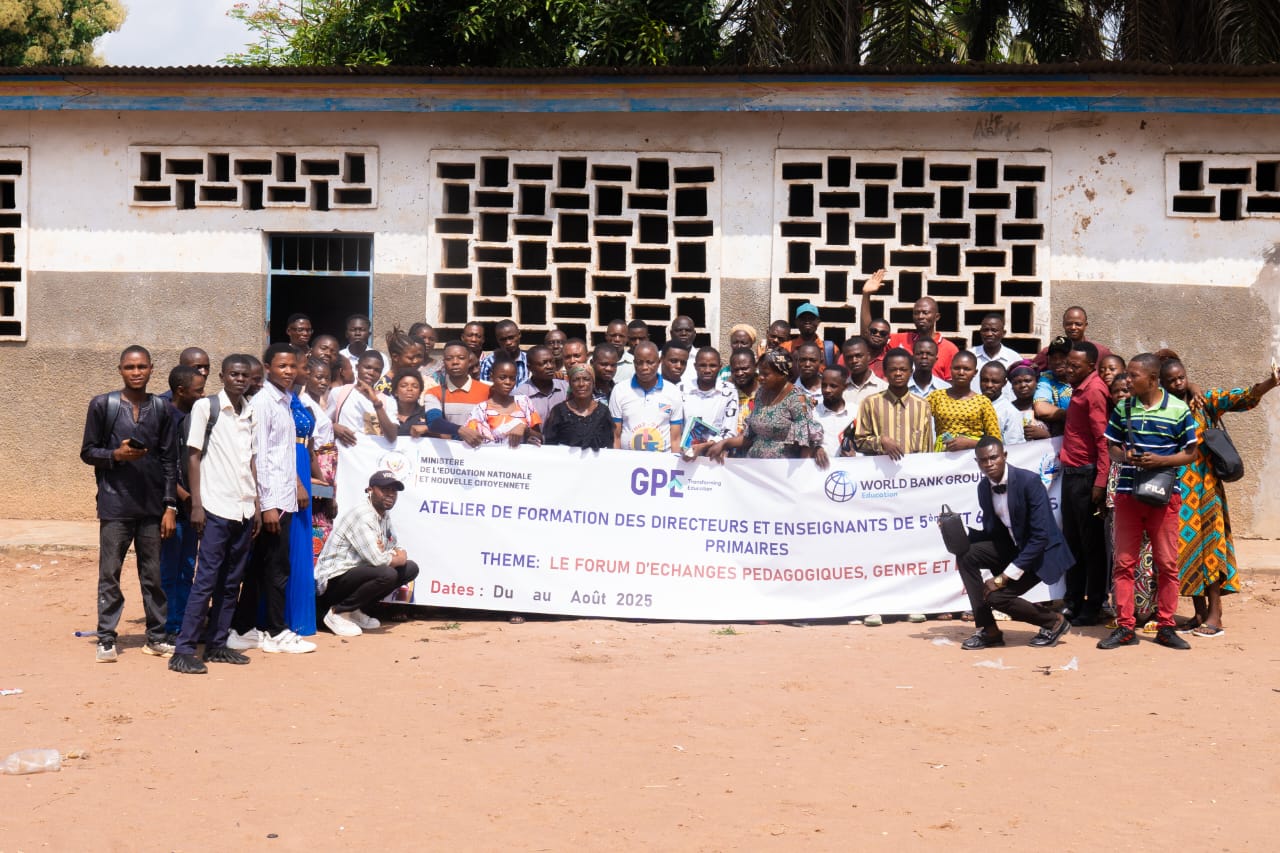 PEQIP : plus de 12 500 directeurs et enseignants formés à la gestion des classes à large effectif et à l’intégration du genre et de l’équité