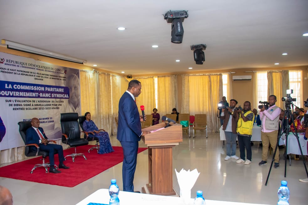 Kisantu : Tony Mwaba lance les travaux de la commission paritaire Gouvernement – Banc syndical pour une rentrée scolaire apaisée