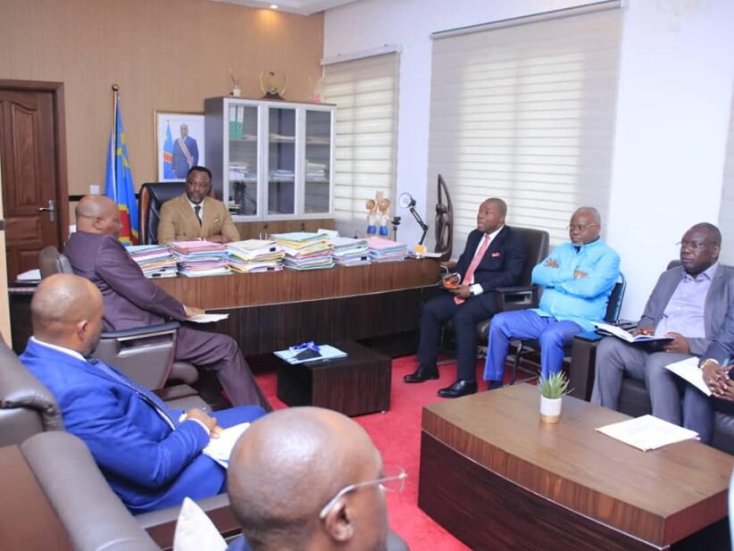 Tony Mwaba éclaire une mission parlementaire sur la bancarisation de la paie des enseignants