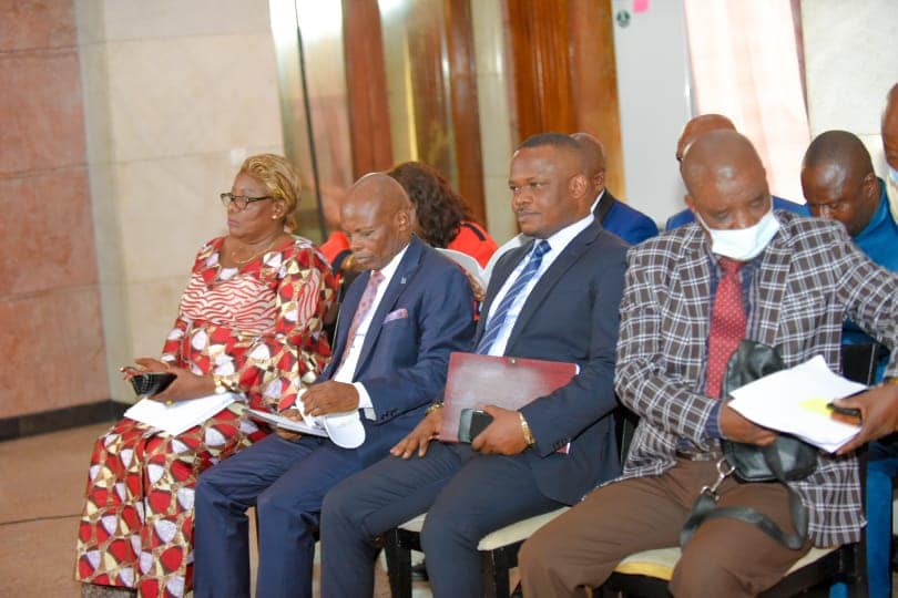 Blocage du paiement des prestataires du TENAFEP 2020 et 2021 : Tony Mwaba éclaire les commissions parlementaires Socioculturelle et ECOFIN