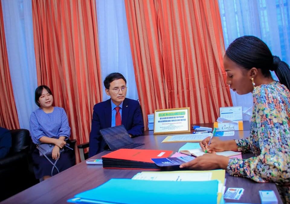 La vice-ministre Aminata Namasia échange avec les investisseurs sud-coréens sur le changement des mentalités des élèves pour le développement de la RDC