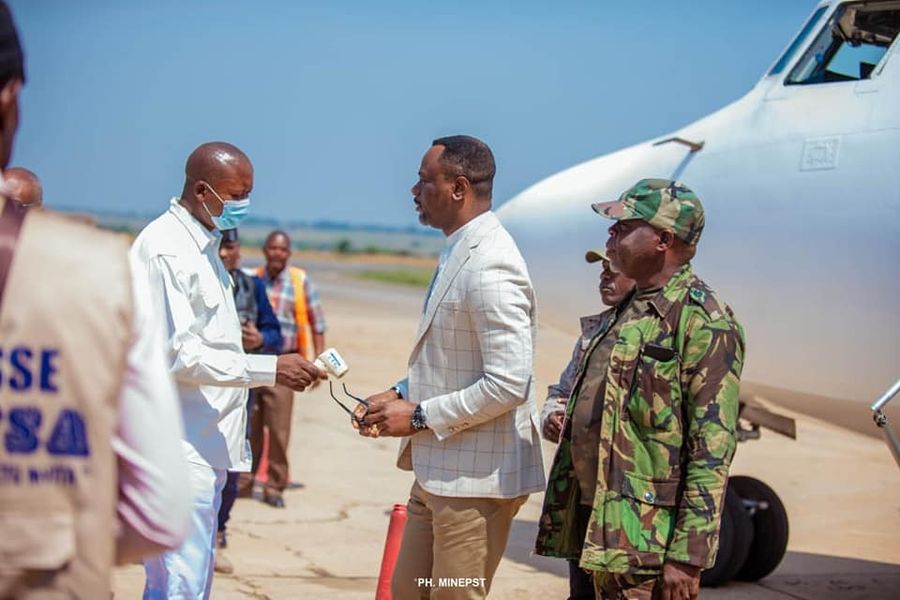 Tony Mwaba au Kasaï-Central pour s’enquérir de la mise en œuvre effective de la gratuité de l’enseignement primaire