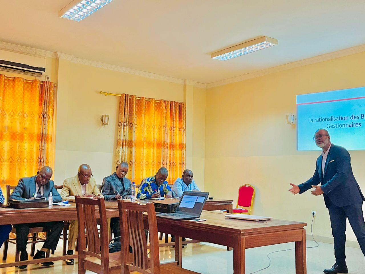 Rationalisation des écoles et des bureaux gestionnaires : les syndicats, la société et les comités des parents appelés à accompagner la réforme