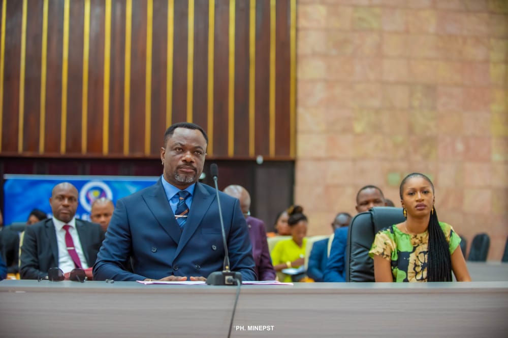 Assemblée Nationale : Tony Mwaba éclaire la Commission des Droits de l’homme sur la désactivation des écoles et les conditions socioprofessionnelles des enseignants
