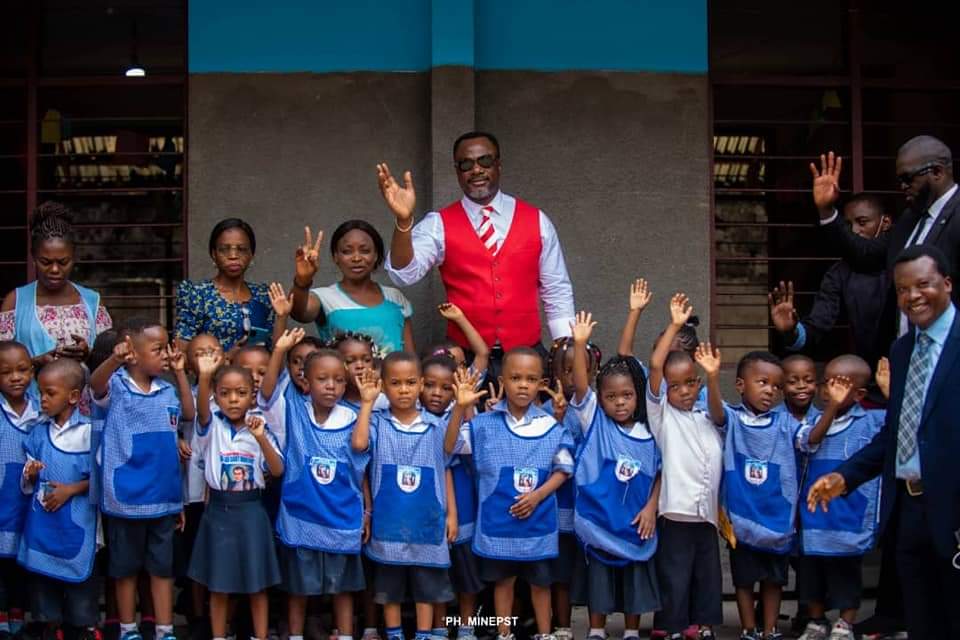 Pour faire face au surnombre d’élèves, Tony Mwaba disponibilise 60.000 bancs pour une première phase de distribution en provinces