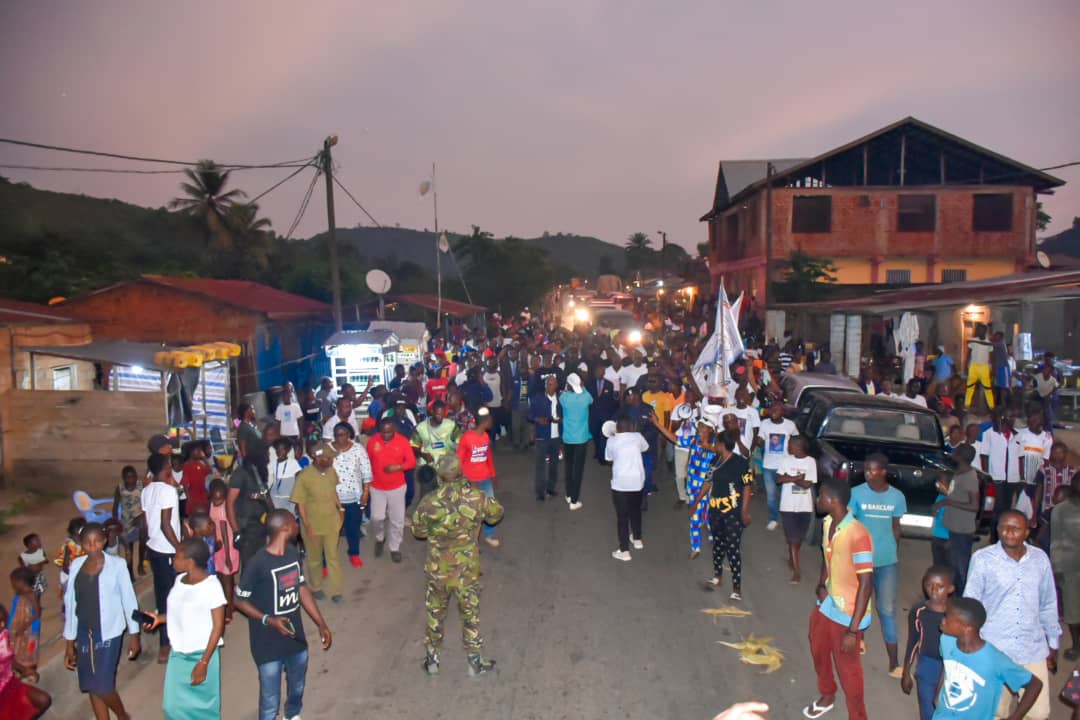 Kongo-Central 2 : Le directeur de la province éducationnelle rappelle l’interdiction de percevoir des frais de stage des finalistes du secondaire 