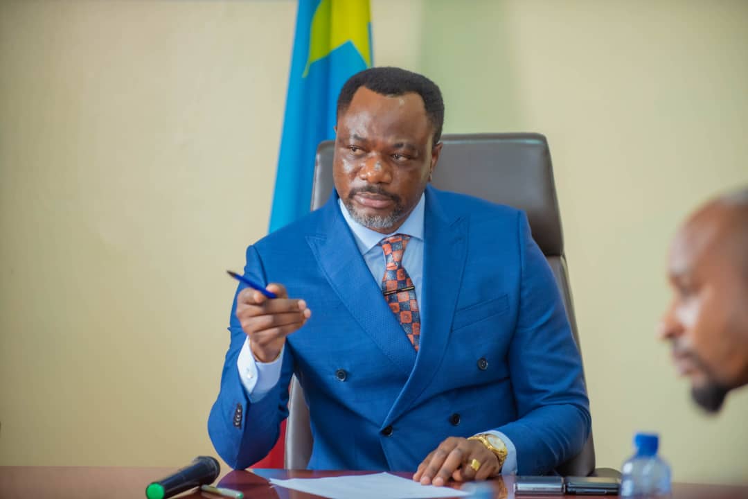 Tony Mwaba évalue le Projet d'Équité et de Renforcement du Système Éducatif (PERSE)