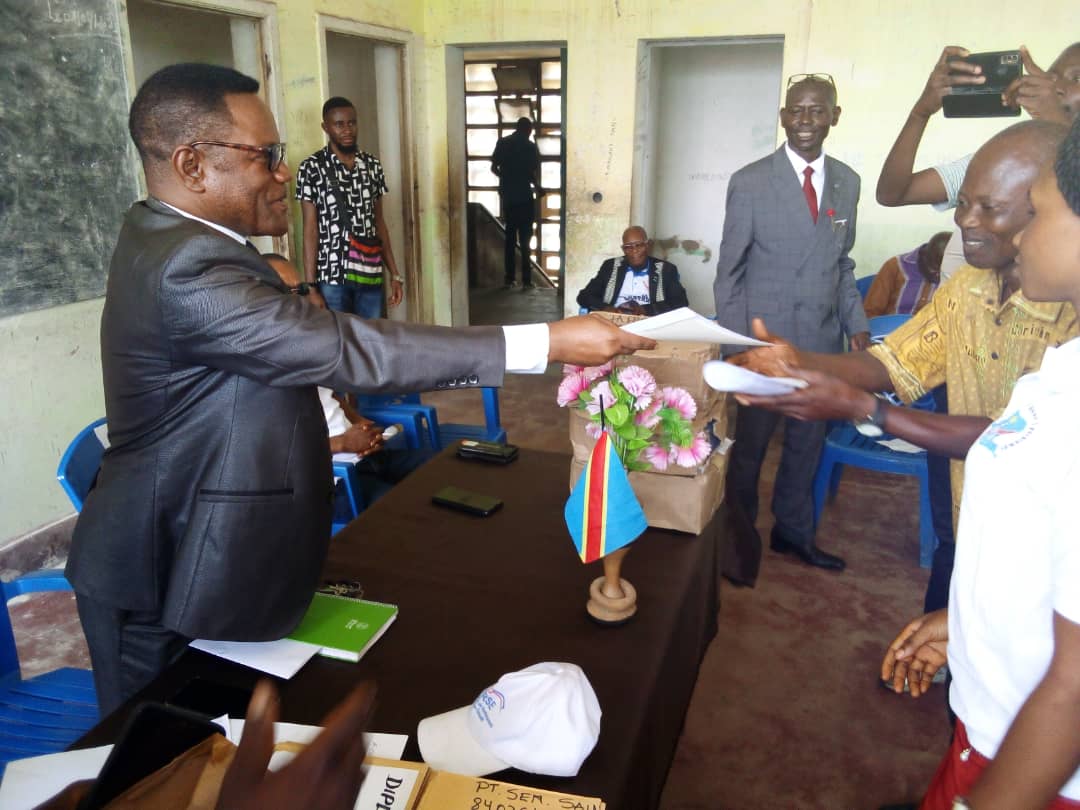 Kasai II : La province éducationnelle remet officiellement les titres scolaires de 2018 à 2022