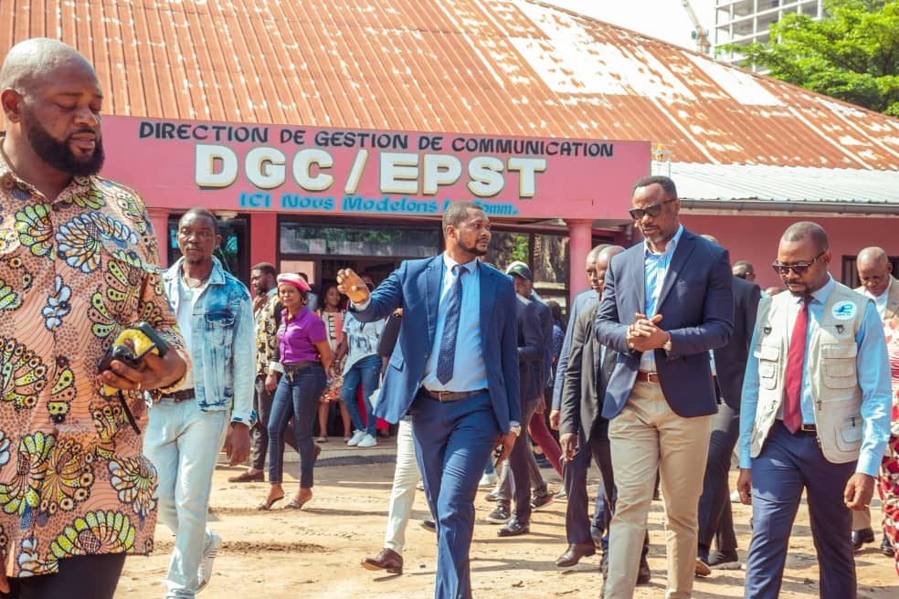Le ministre Tony Mwaba visite les nouveaux locaux de la DGC et les bâtiments en construction à la RTEDUC