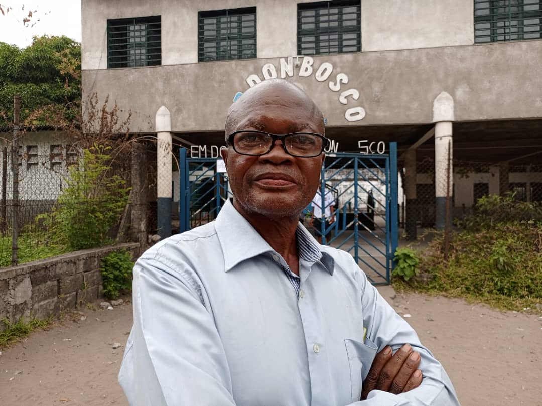 ENAFEP 2023 : " "Il fallait suivre le programme national. C'est sur base de cela que nous avons préparé nos élèves et ils s'en sont bien sorti" ( Marcel Mayombo, responsable des finalistes de l' école Jésus-Christ ma référence)