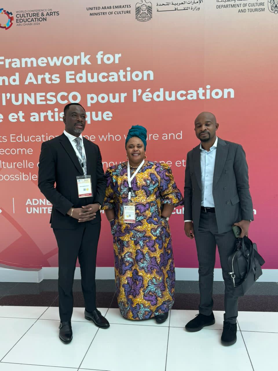 Émirats arabes unis : Tony Mwaba représente la RDC à la conférence mondiale sur l'éducation culturelle et artistique