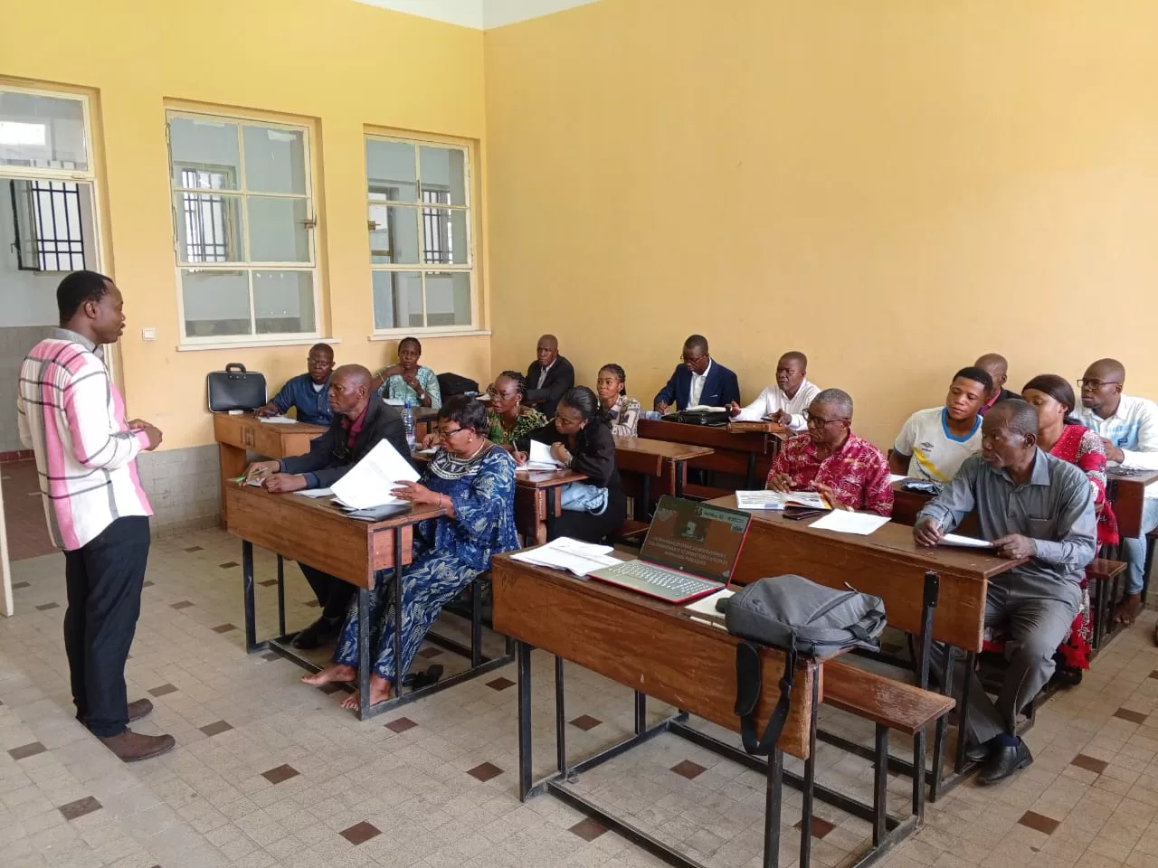 Kinshasa-Lukunga: Plus de 200 acteurs sensibilisés sur la nouvelle politique de recrutement du personnel enseignant