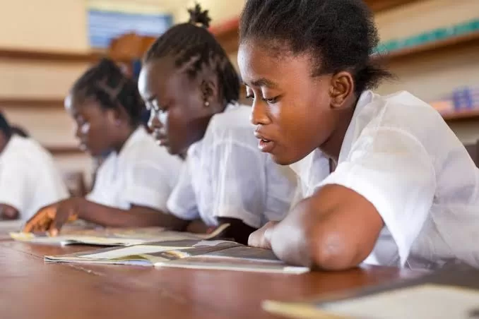 Éducation et genre : le rapport FAWE et LARTES-IFAN dévoile les interactions qui défavorisent l’accès, la rétention et la réussite de la jeune fille à l’école