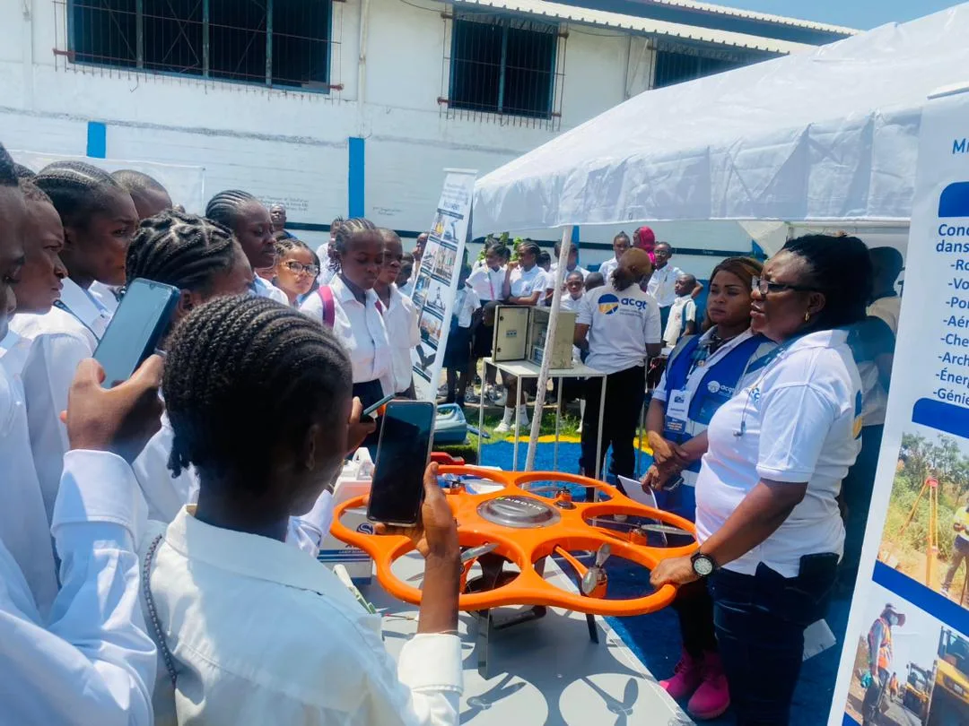 Village de la science : À Kinshasa les élèves font revivre la saveur des sciences et des technologies par les animations scientifiques