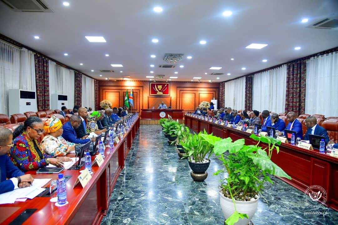 Rentrée scolaire 2024-2025: la Ministre d'État Raïssa Malu chargée de pérenniser le dialogue social avec toutes les parties prenantes de son sous secteur (Conseil des Ministres)