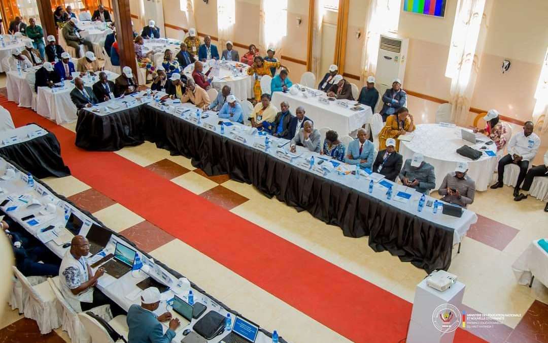 RAP/Haut-Katanga1: le ministre provincial de l’éducation lance les travaux à Lubumbashi